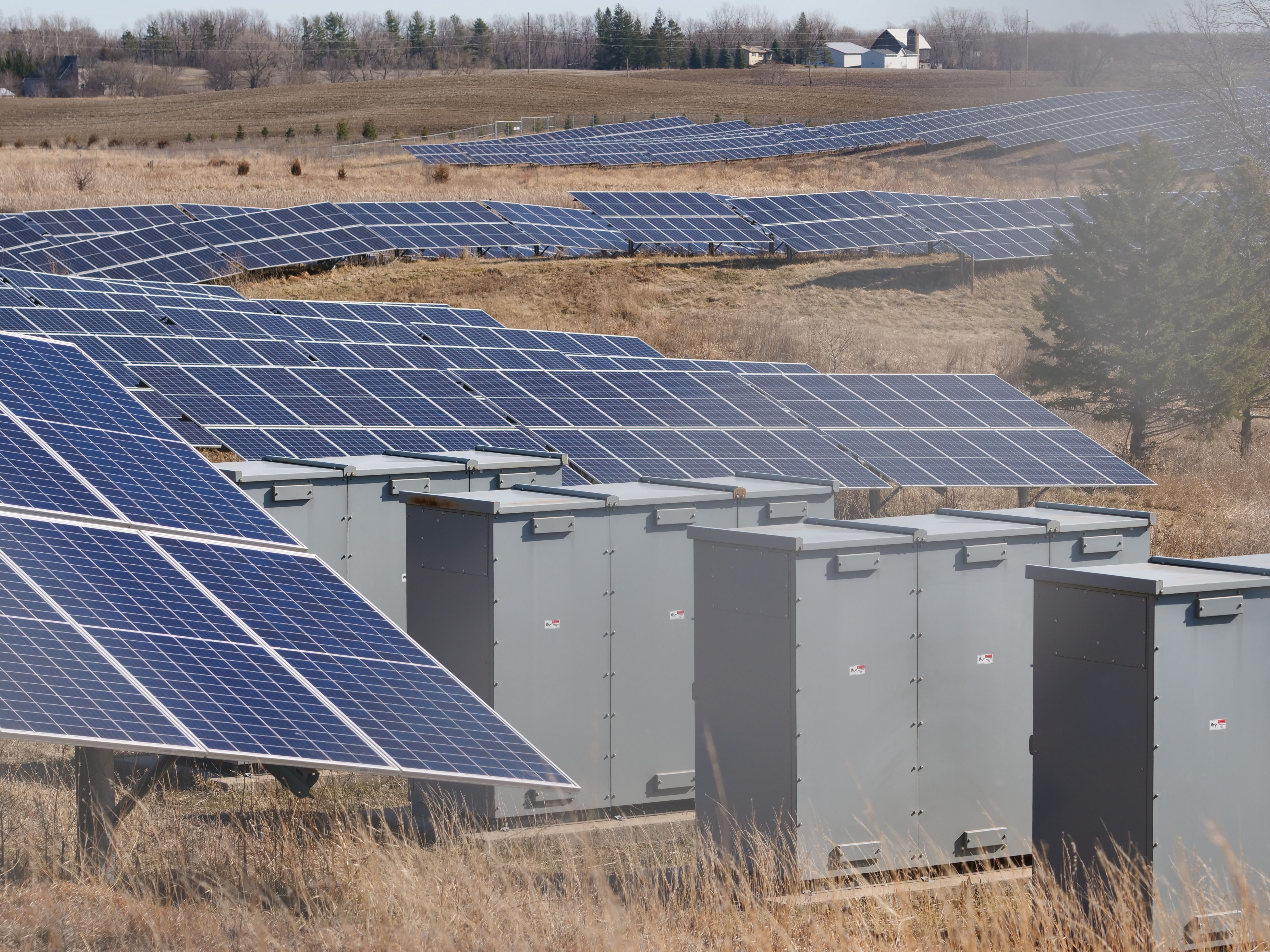 Solarpark mit technischer Energieinfrastruktur